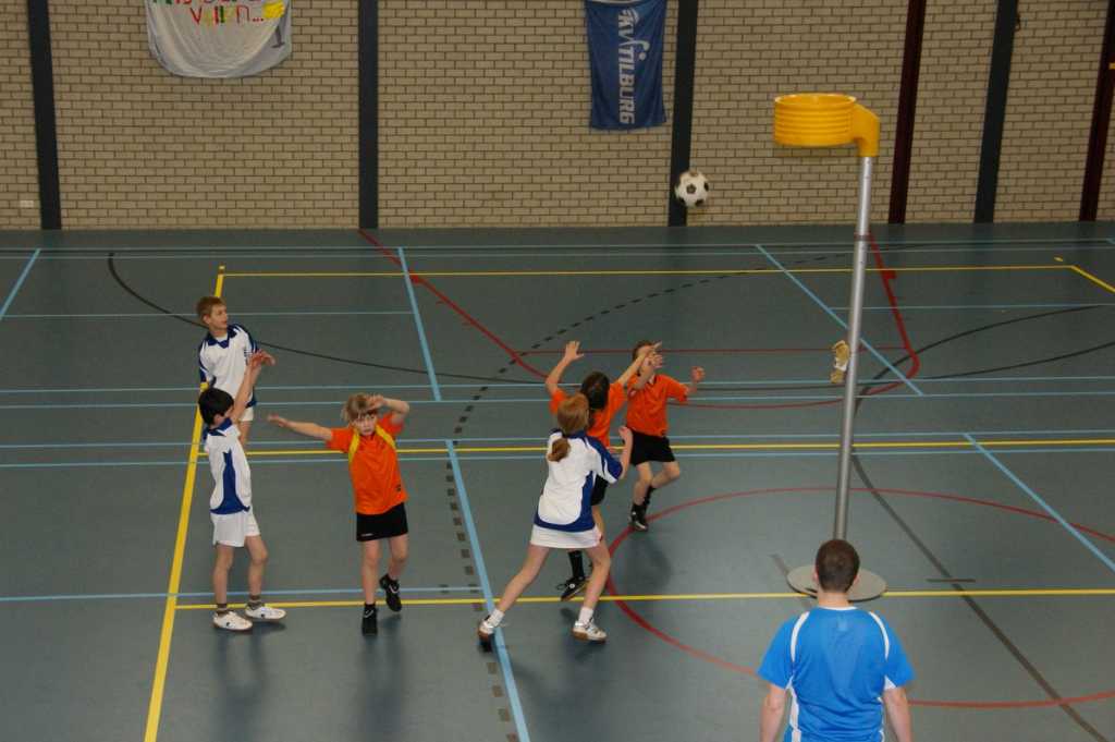 Korfbal E2  13 maart 2010-5.JPG